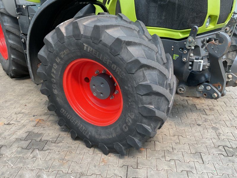 Claas Axion 810