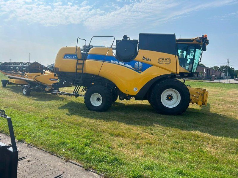 New Holland CH7.70