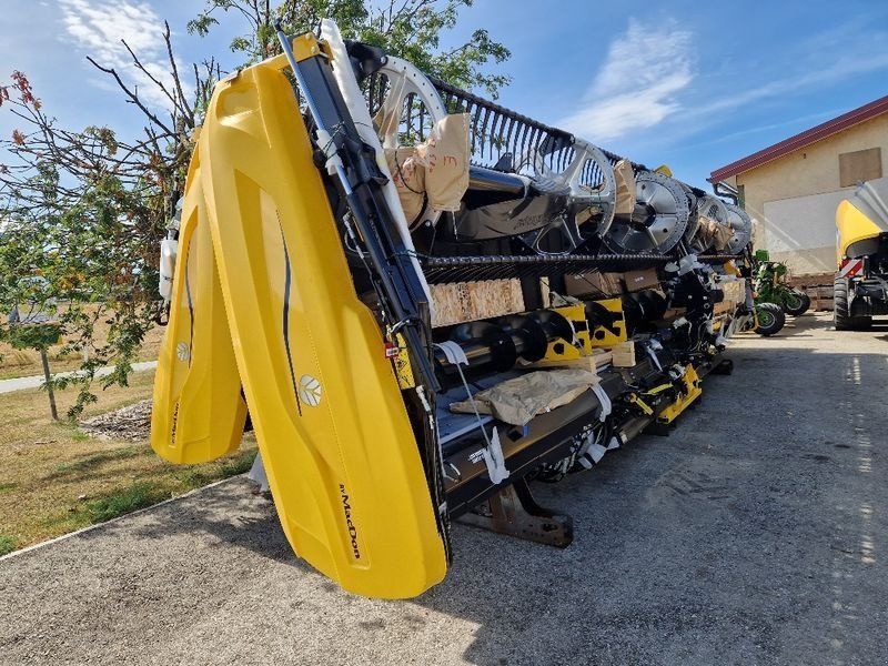 MacDon FD230