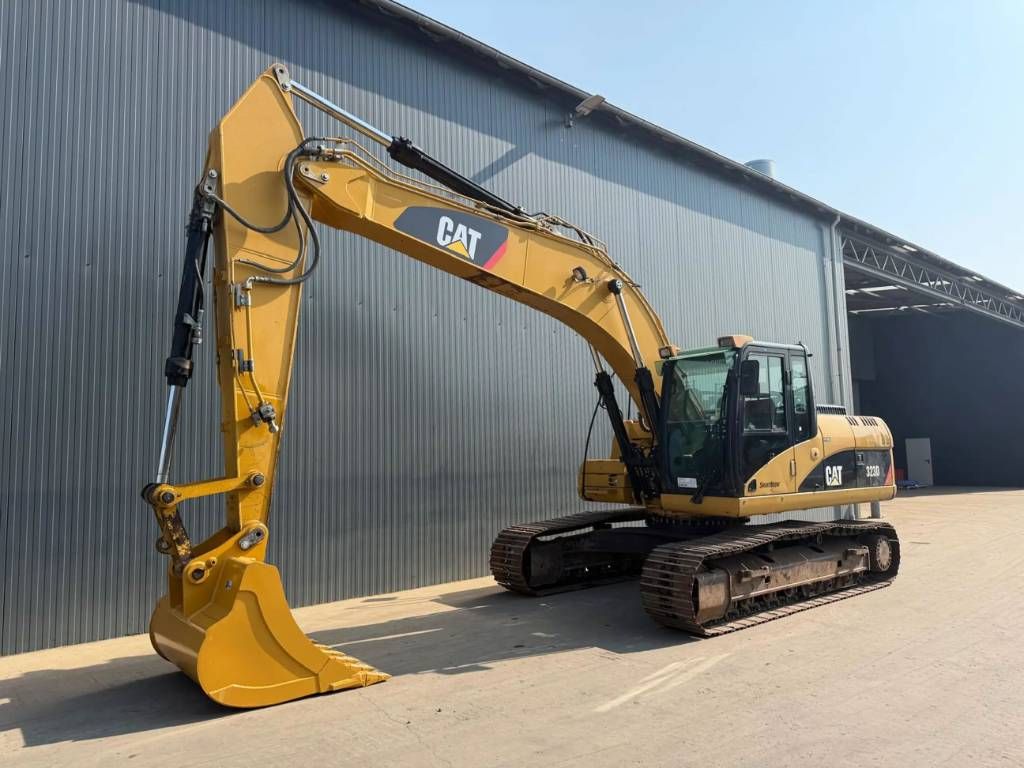 CAT 323 D L