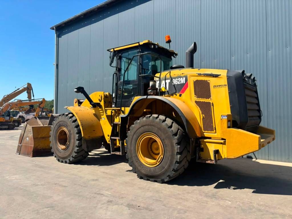 CAT 962 M