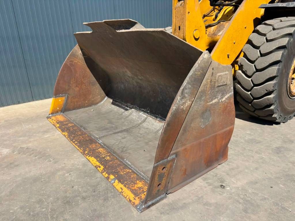 CAT 962 M