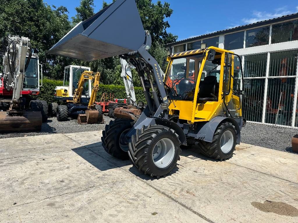 Eurotrac W12 i-CF XL (40 pk uitvoering Stage V norm)