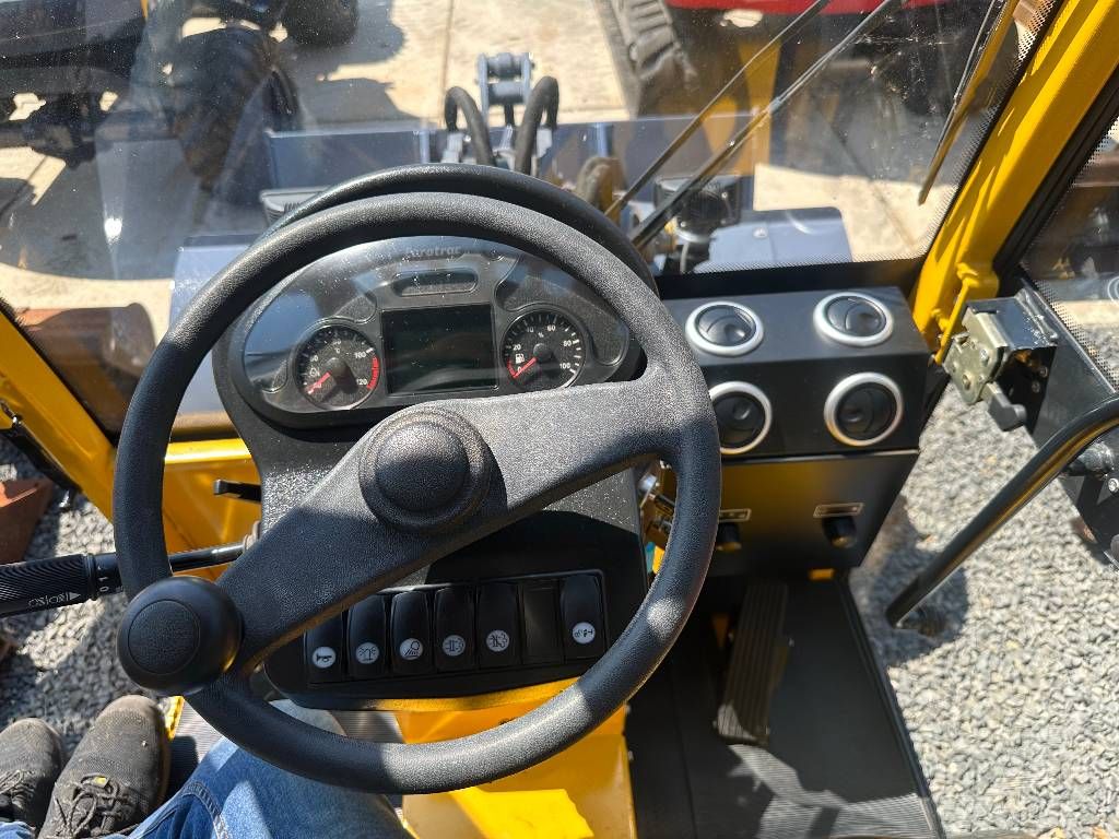 Eurotrac W12 i-CF XL (40 pk uitvoering Stage V norm)