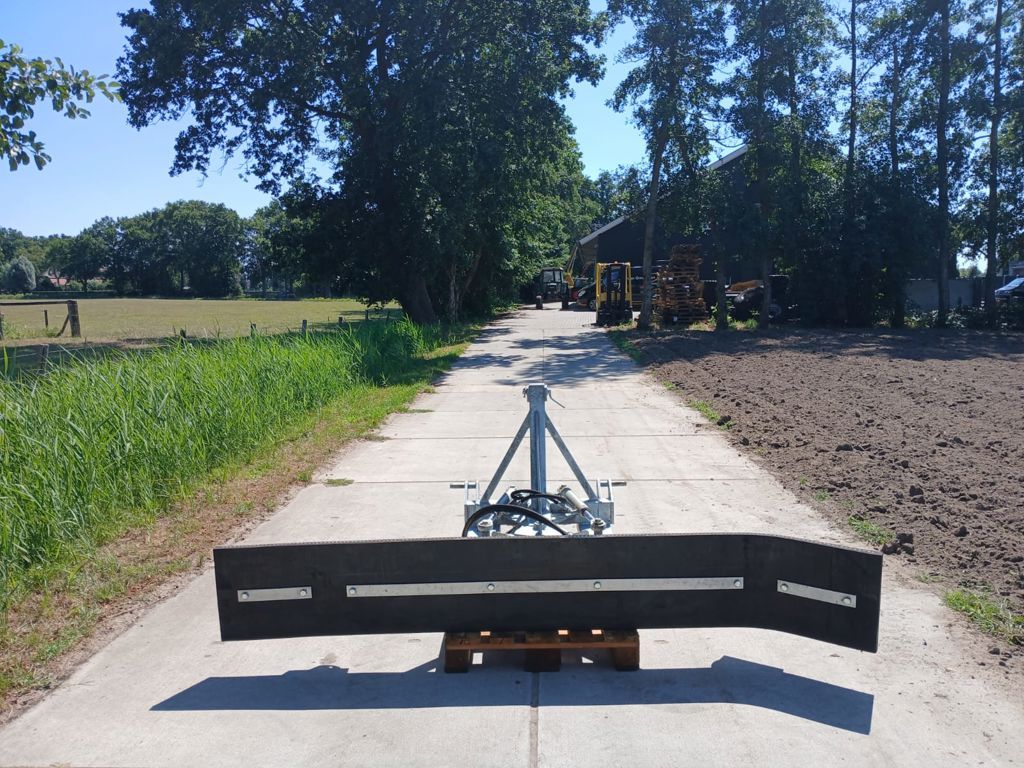 Rubberschuif 2.70m hydraulisch zwenkbaar