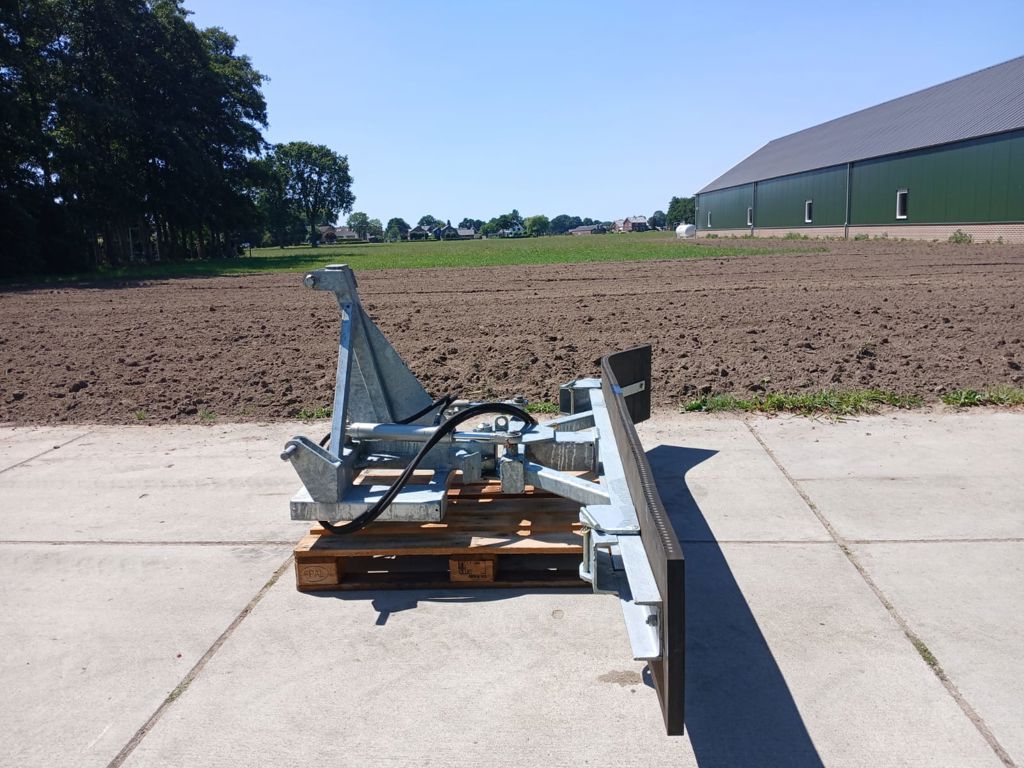 Rubberschuif 2.70m hydraulisch zwenkbaar