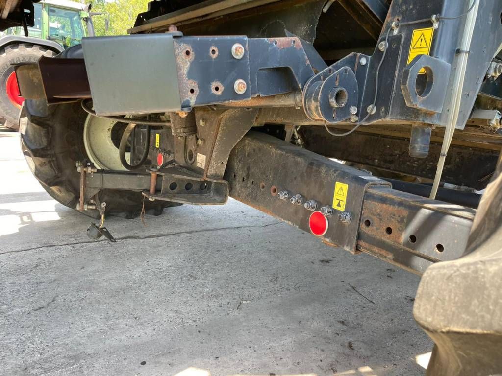 New Holland CR 980 combine