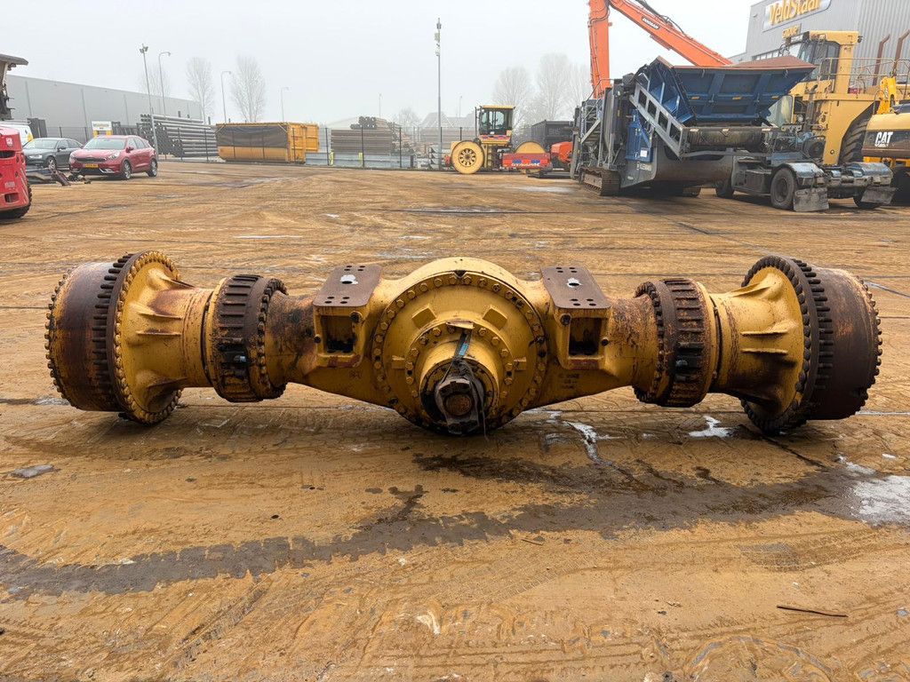 Caterpillar 990 axle