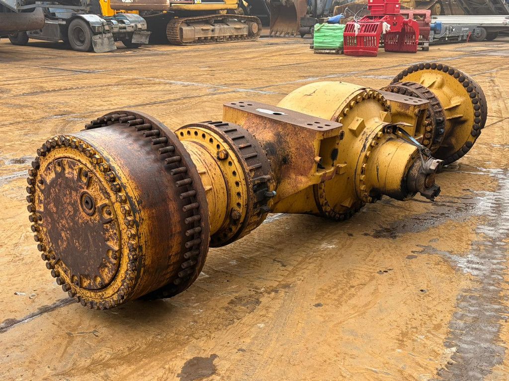 Caterpillar 990 axle