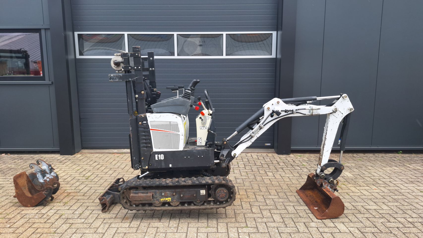 Bobcat E10 sloop/sorteer functie 1800uur/2014