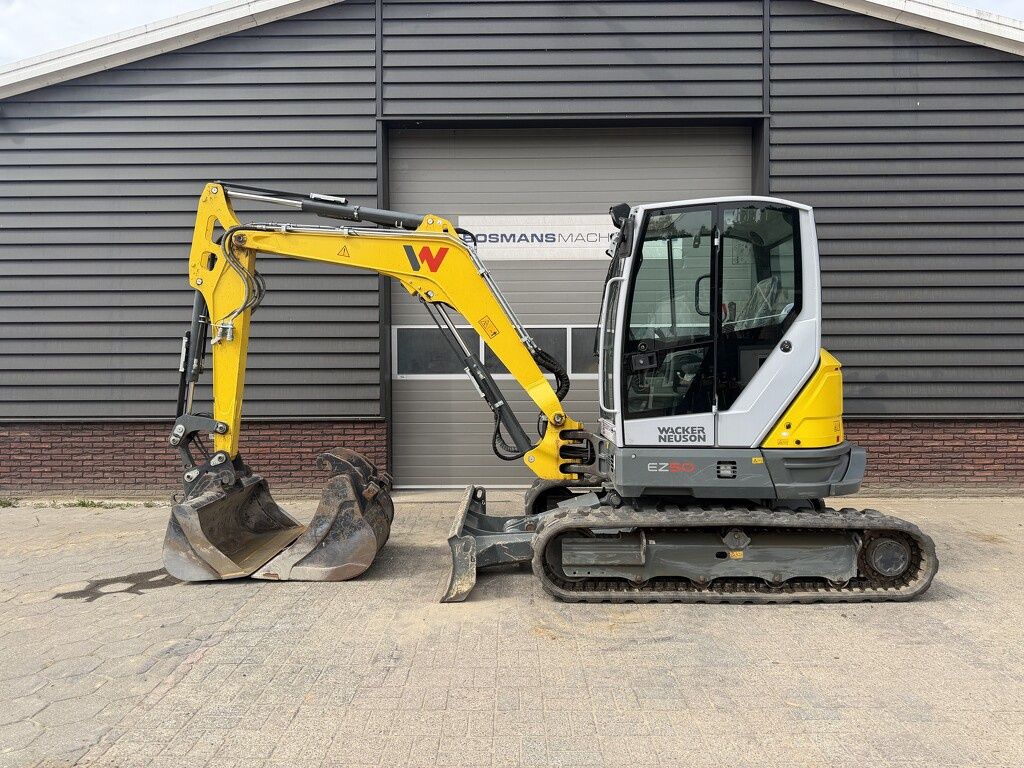 Neuson EZ50 rupsgraafmachine €835 LEASE - AIRCO sloop sorteer