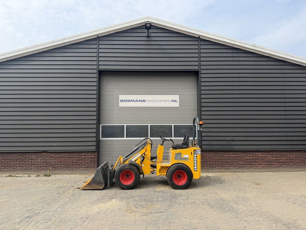 Knikmops 130 minishovel BJ 2024 €490 LEASE