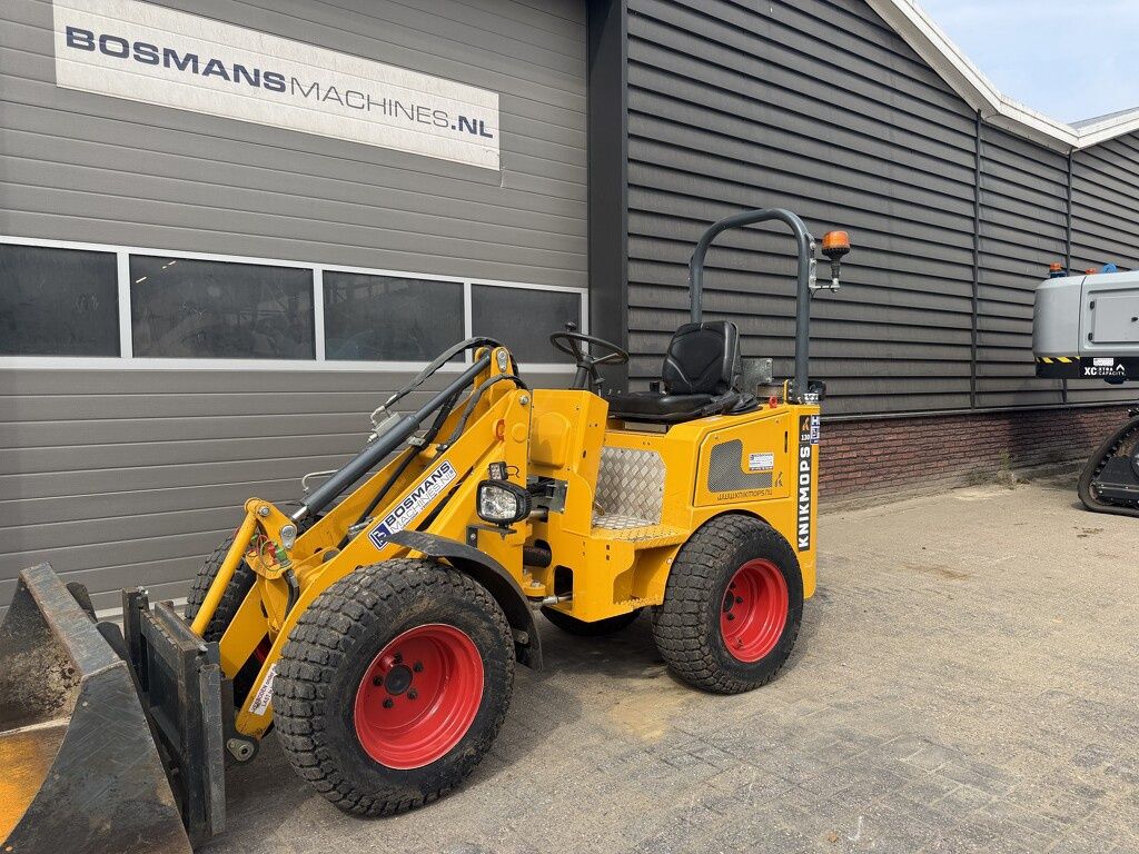 Knikmops 130 minishovel BJ 2024 €490 LEASE