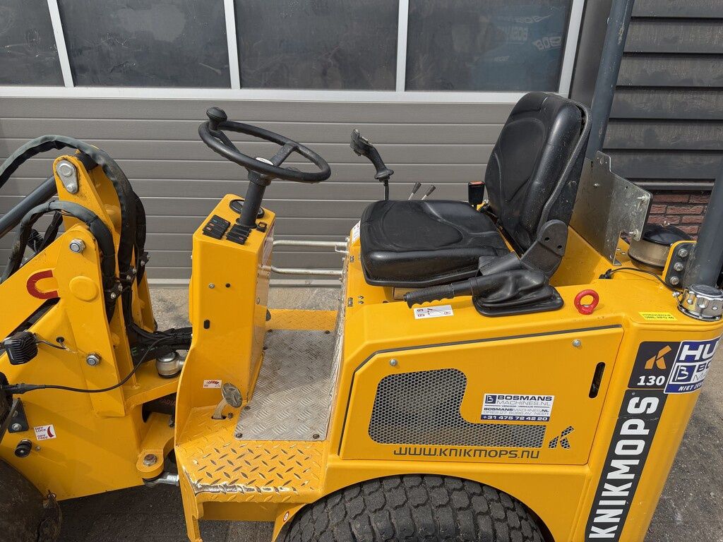 Knikmops 130 minishovel BJ 2024 €490 LEASE