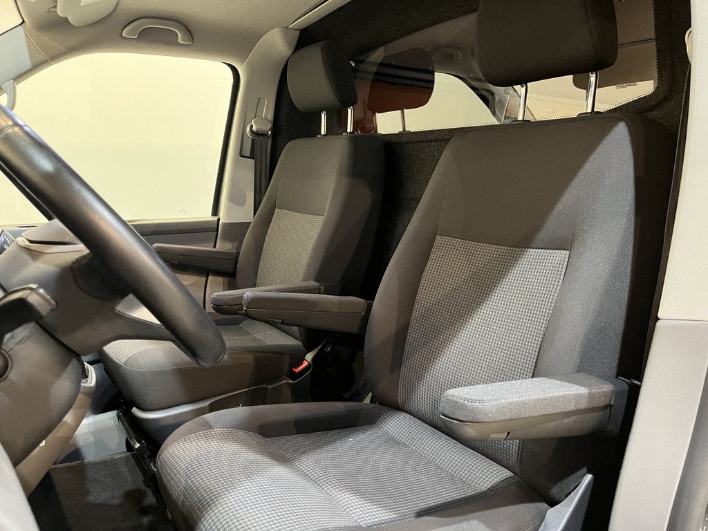 Volkswagen Transporter 2.0 TDI L2H1 150 PK Automaat / Euro 6 / Airco / CarPlay / Cruise Control / Navigatie / Trekhaak / PDC / 37.200 KM !! MARGE !!!