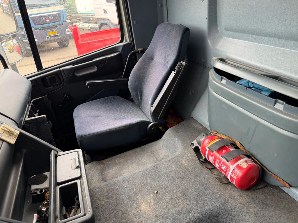 DAF AE65NC 210 ATi Bakwagen met Laadklep 7,5 mtr , Manuel gearbox ! Euro 1 !
