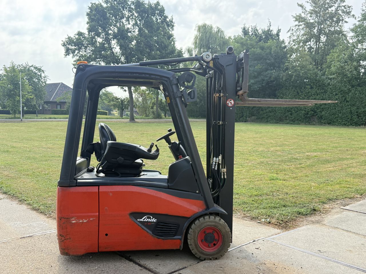 Linde 1600KG triplex freelift Sideshift 4e ventiel 4000uur