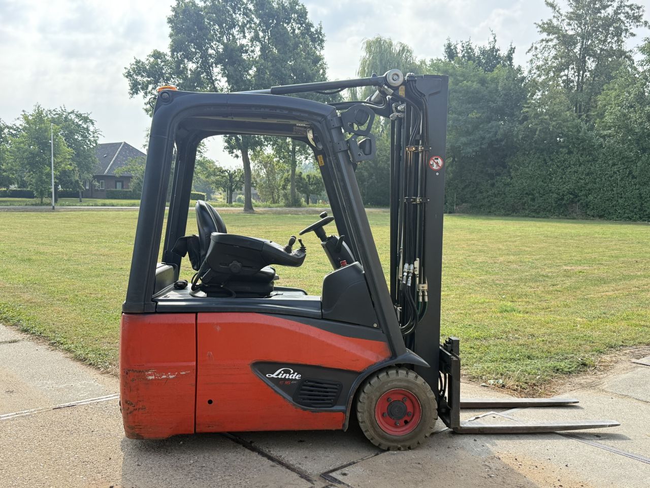 Linde 1600KG triplex freelift Sideshift 4e ventiel 4000uur