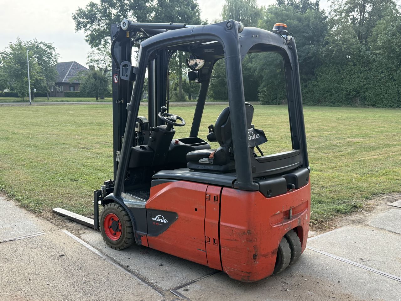 Linde 1600KG triplex freelift Sideshift 4e ventiel 4000uur