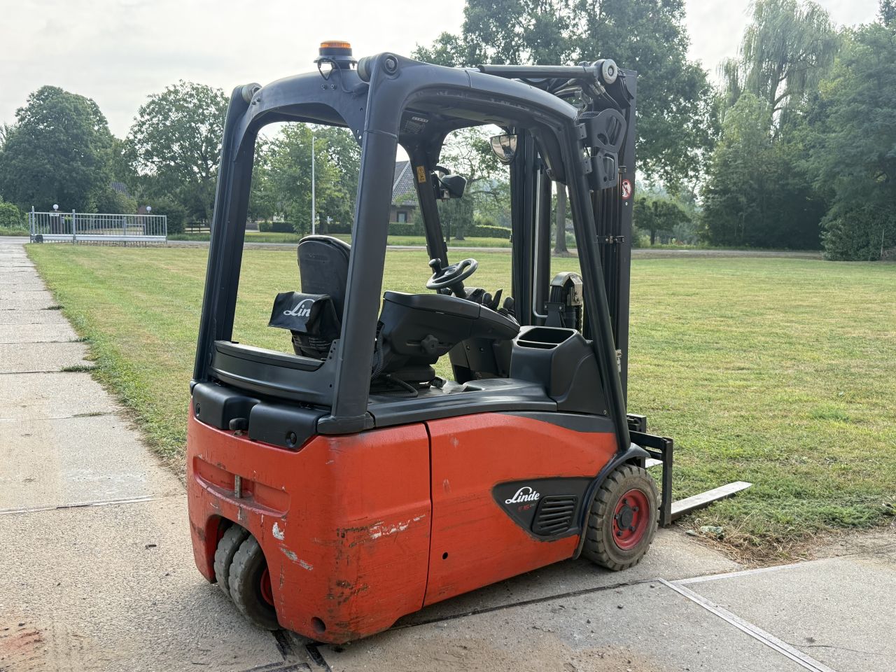 Linde 1600KG triplex freelift Sideshift 4e ventiel 4000uur
