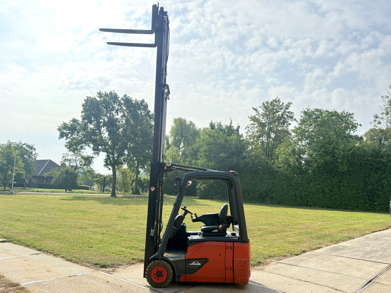 Linde 1600KG triplex freelift Sideshift 4e ventiel 4000uur