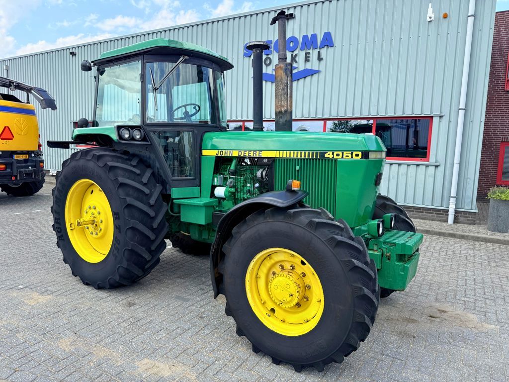John Deere 4050 4WD