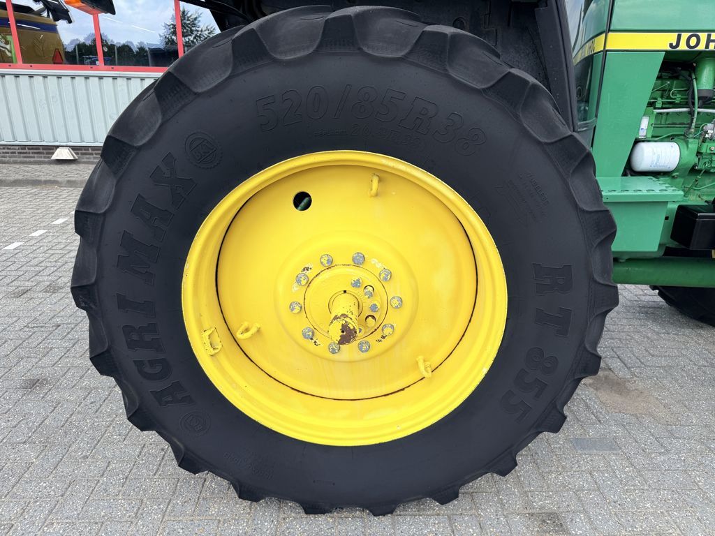 John Deere 4050 4WD