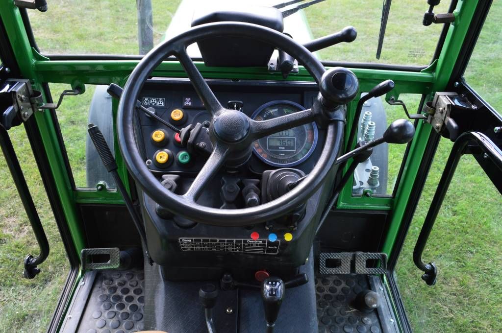 Fendt 250 V 4-WD Smalspoor/Fruitteelttractor