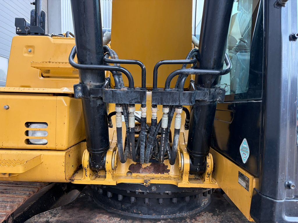 Caterpillar 320FL