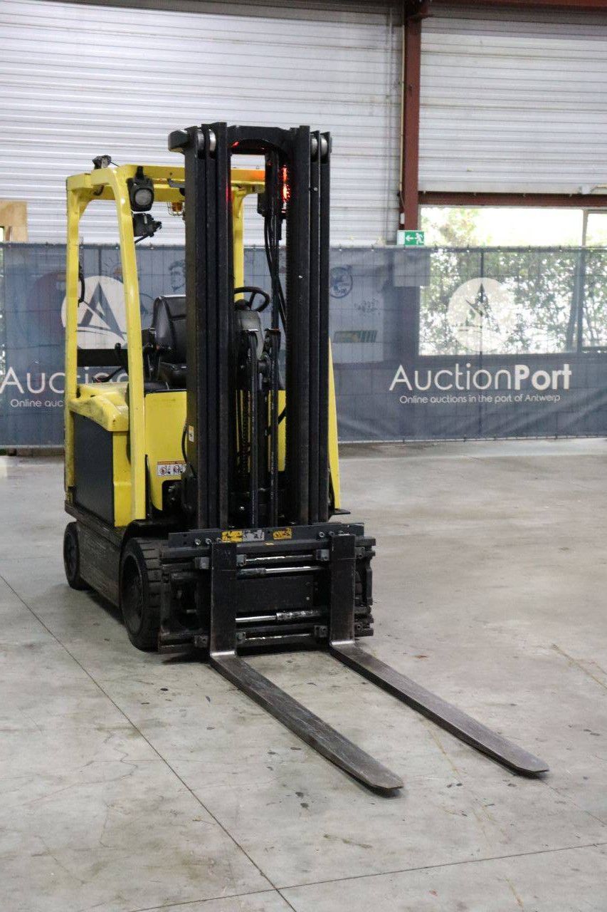 Hyster E2.5XN MWB Electric Forklift 1240kg 5.55m 2013