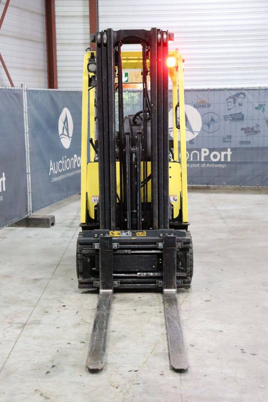 Hyster E2.5XN MWB Electric Forklift 1240kg 5.55m 2013
