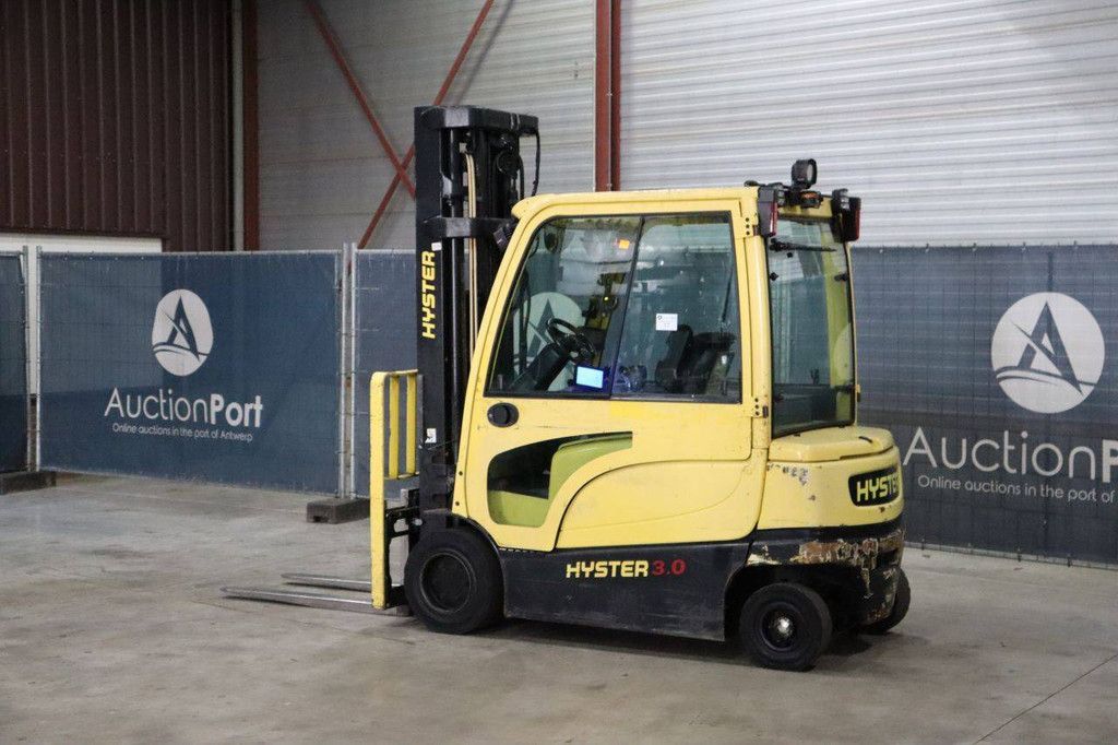 Hyster J3.0XN Elektrogabelstapler 2530 kg 5,8 m 2016
