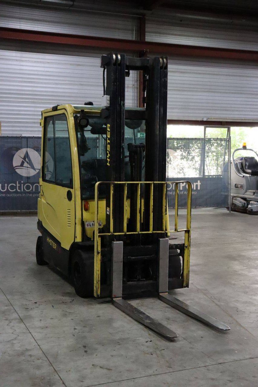Hyster J3.0XN Elektrogabelstapler 2530 kg 5,8 m 2016
