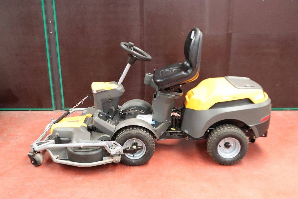 Zitmaaier Stiga Park Benzine