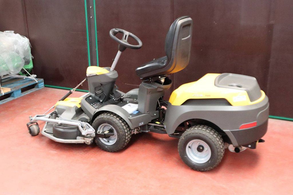Zitmaaier Stiga Park Benzine