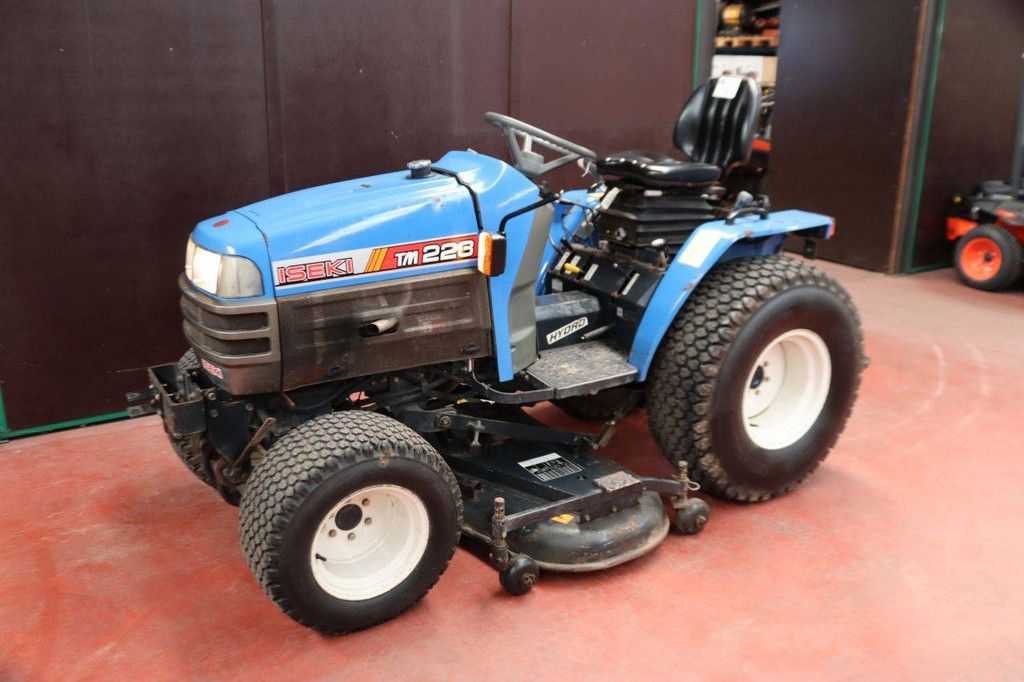 Kleintraktor Iseki TM223FH Diesel 22,5 PS mit Mähwerk
