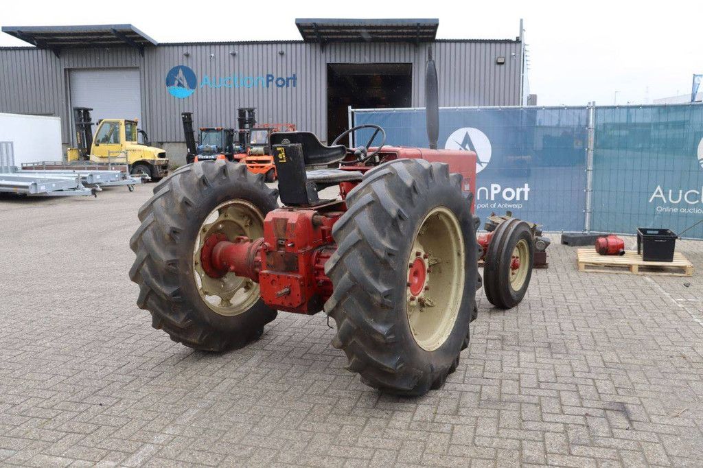 Tractor International 523 Diesel 1966 met Onderdelen
