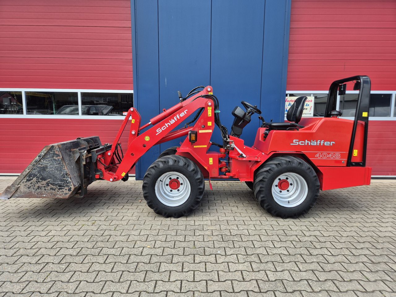 SCHAFFER 4048 SHOVEL 48 PK MET BAK, PALLETVORKEN EN KENTEKEN