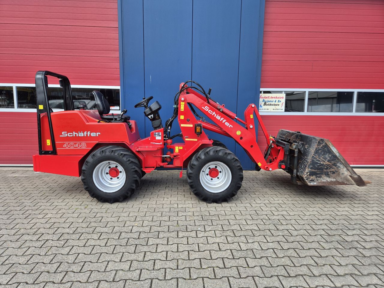 SCHAFFER 4048 SHOVEL 48 PK MET BAK, PALLETVORKEN EN KENTEKEN