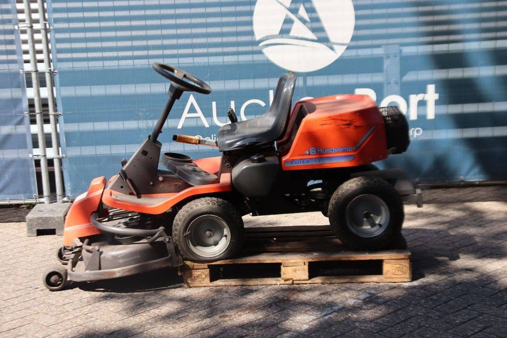Husqvarna Rider T1 Petrol Ride-on Mower 12.5 hp