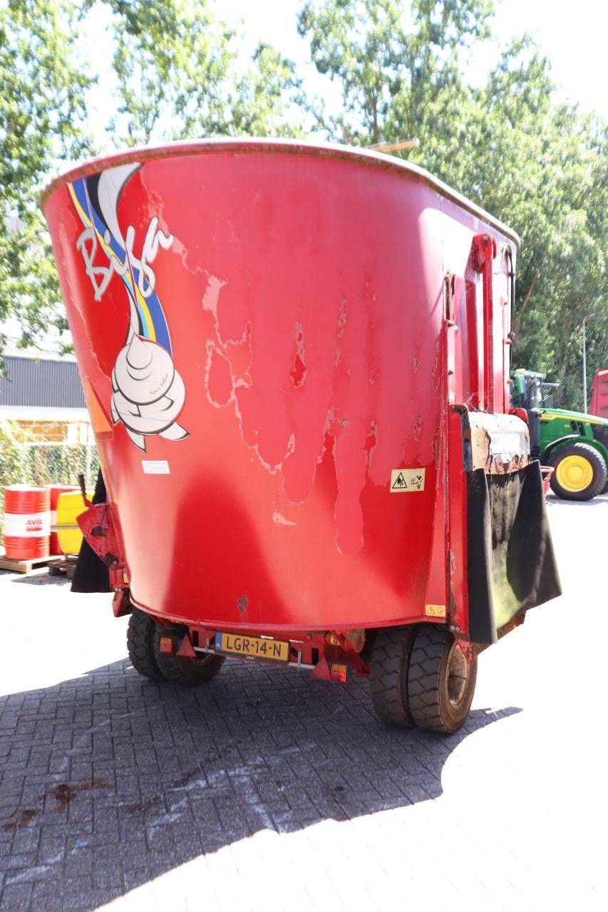 Feed mixer Peecon VMF 130 2012