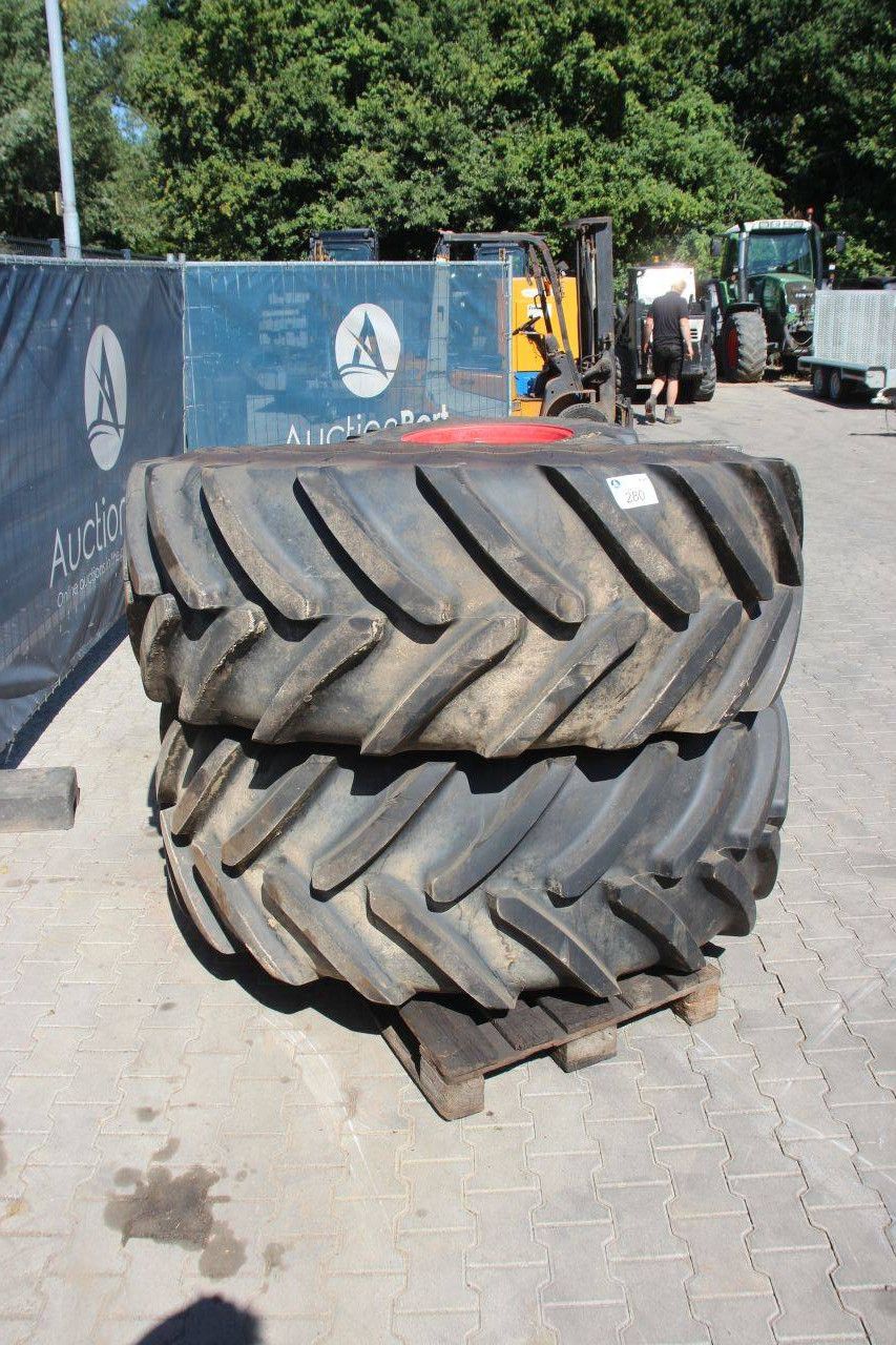 Batch of Michelin Xeobib VF520/60R28 and Multibib 650/65R38 tires on rims