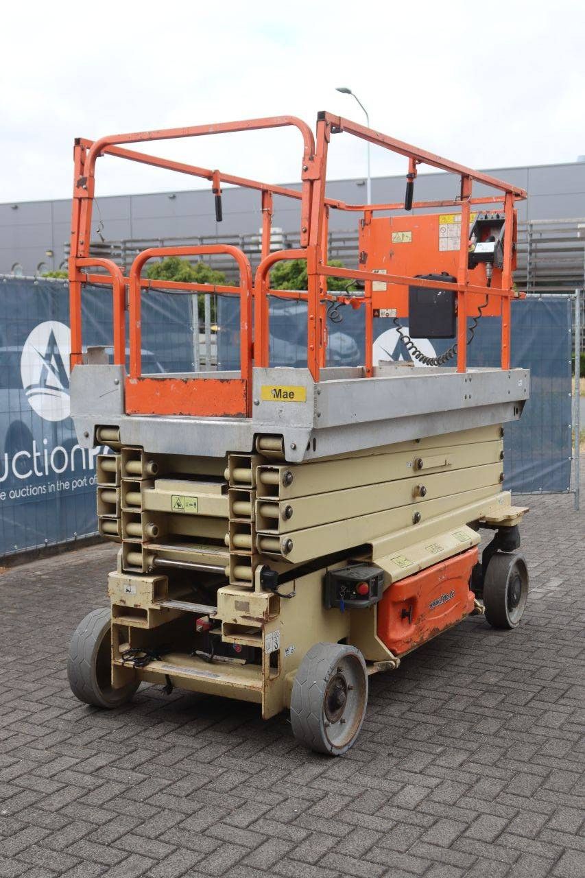 Scherenbühne JLG 3246 ES Electric 11,68 m 2011