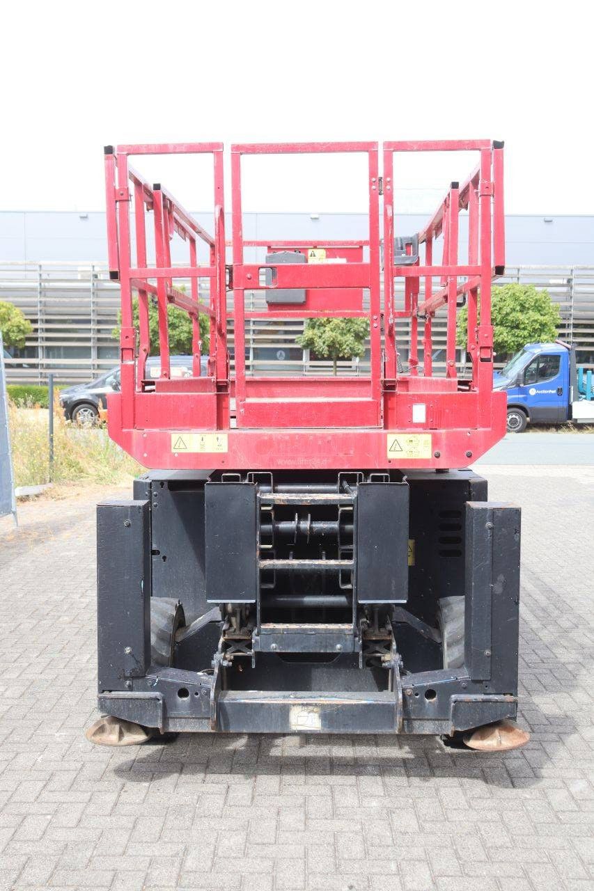Scissor lift Genie GS-3369 Diesel 11.96m 2012