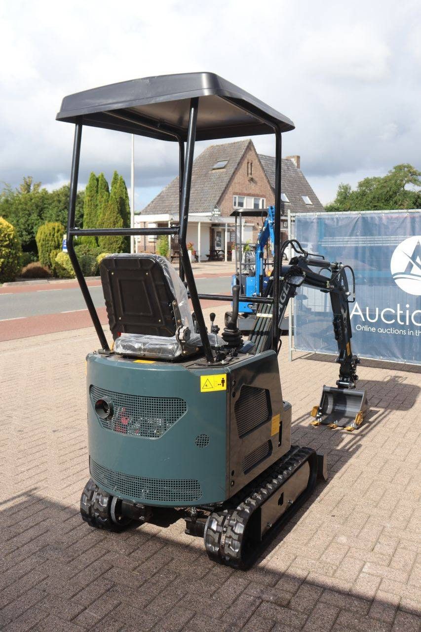 Eagle Machinery EB14 Diesel Mini Excavator 2026 New