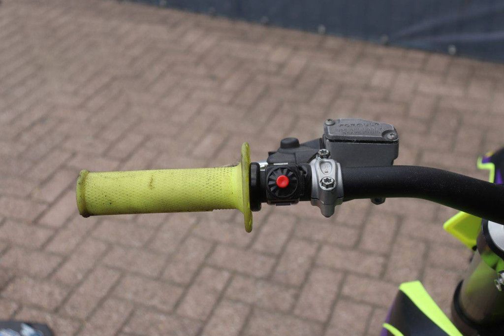 Set Van 2 Crossmotoren KTM 85-SX 17/14 Benzine 2017 Met Onderdelen (Marge)