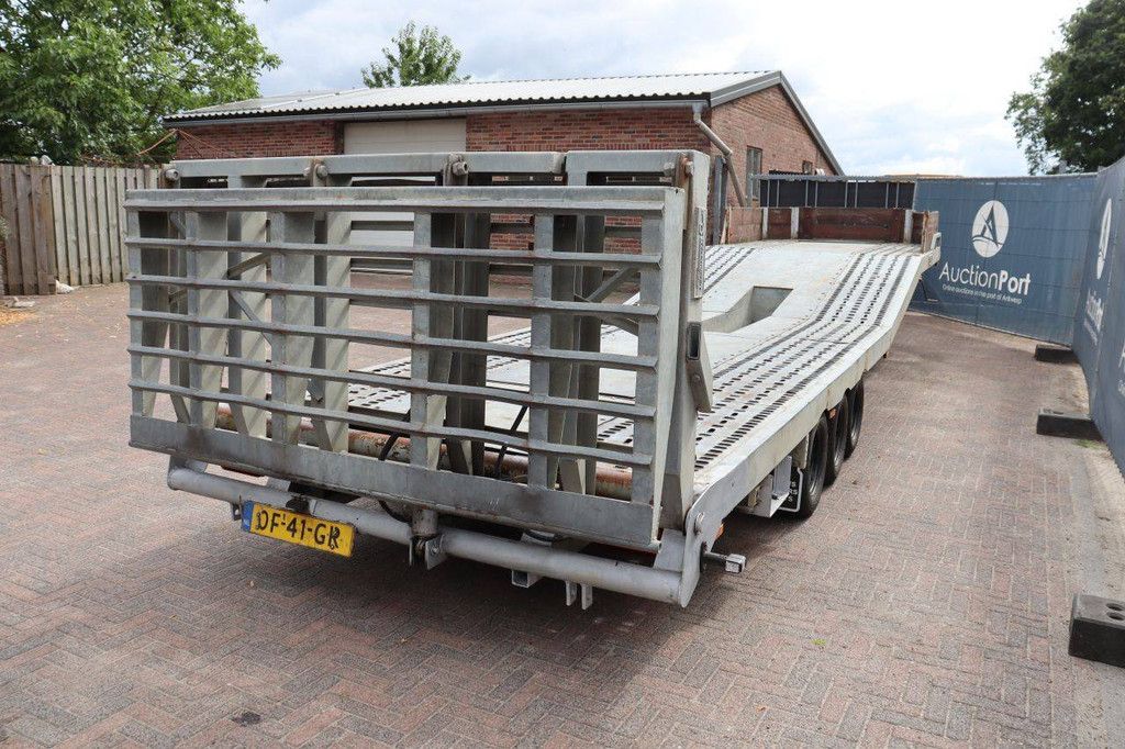 Machinetransporter Veldhuizen Baveco P26-1 6500kg 1997 (Marge)