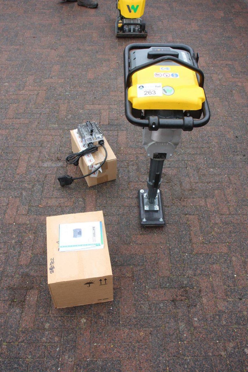 Wacker Neuson Stampfer AS 30 Elektrische Vibrationsplatte Neu