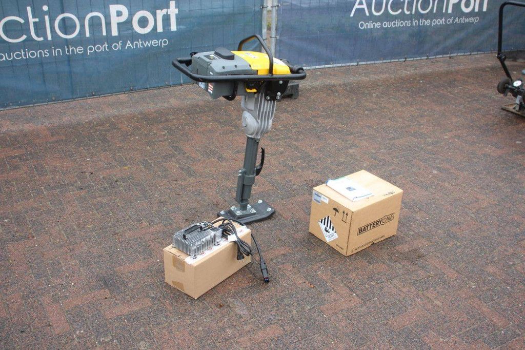 Wacker Neuson Stampfer AS 30 Elektrische Vibrationsplatte Neu