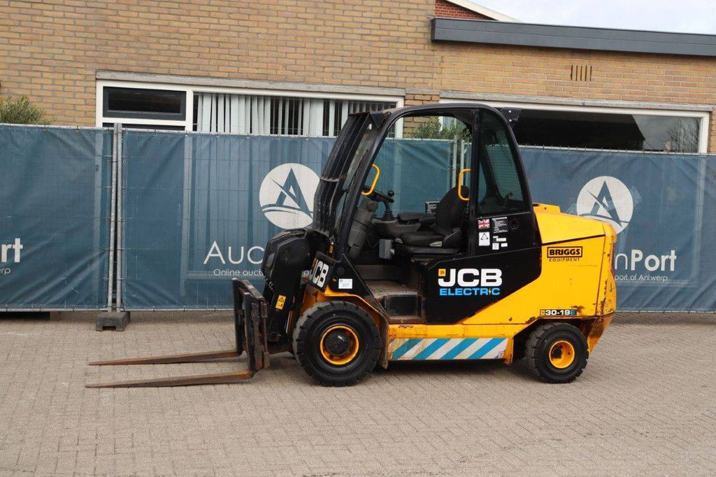 JCB 30-19E Elektrischer Teleskoplader 3000 kg 4 m 2021